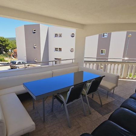 Apartment House Berry Primosten Exterior photo