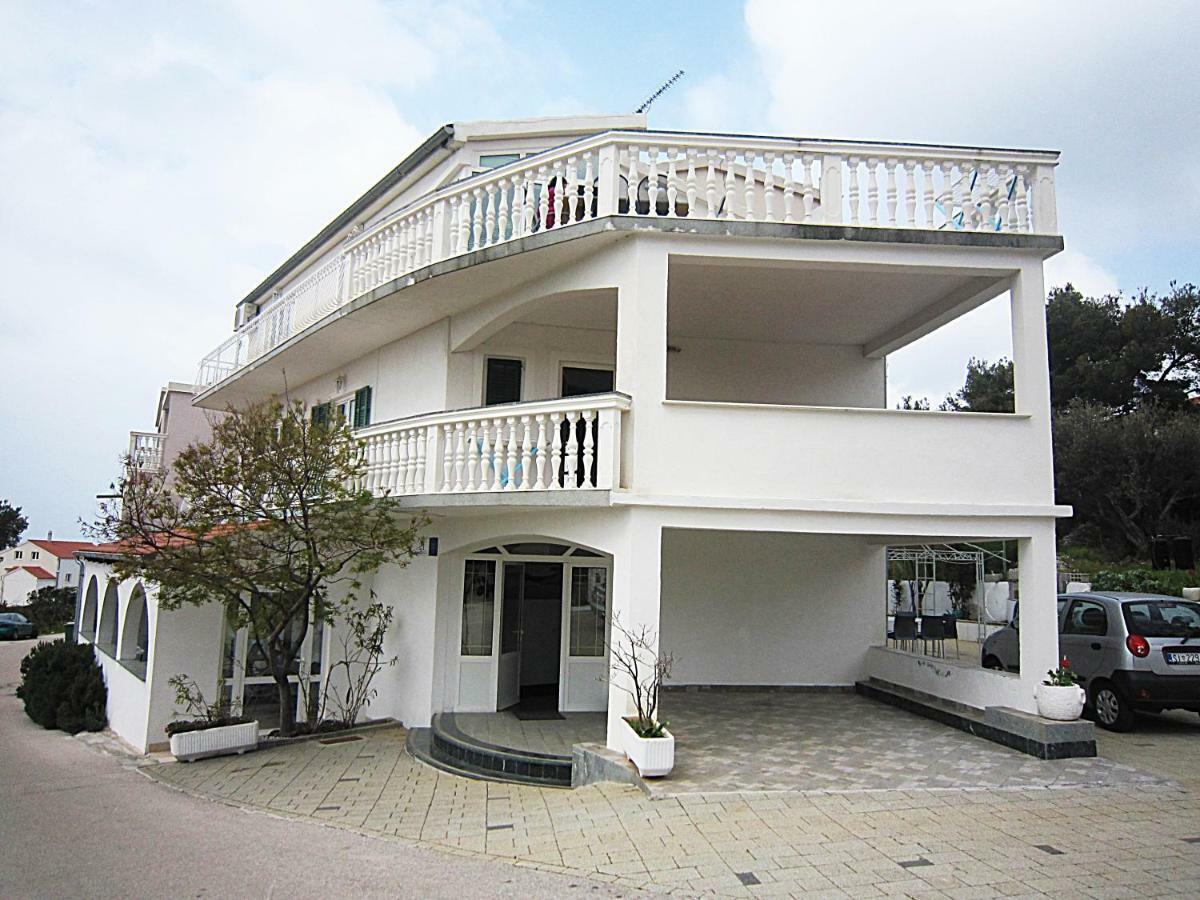 Apartment House Berry Primosten Exterior photo